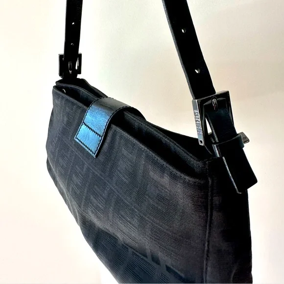 SOLD‼️Fendi Vintage Baguette Shoulder Bag Black - Picture 6 of 12